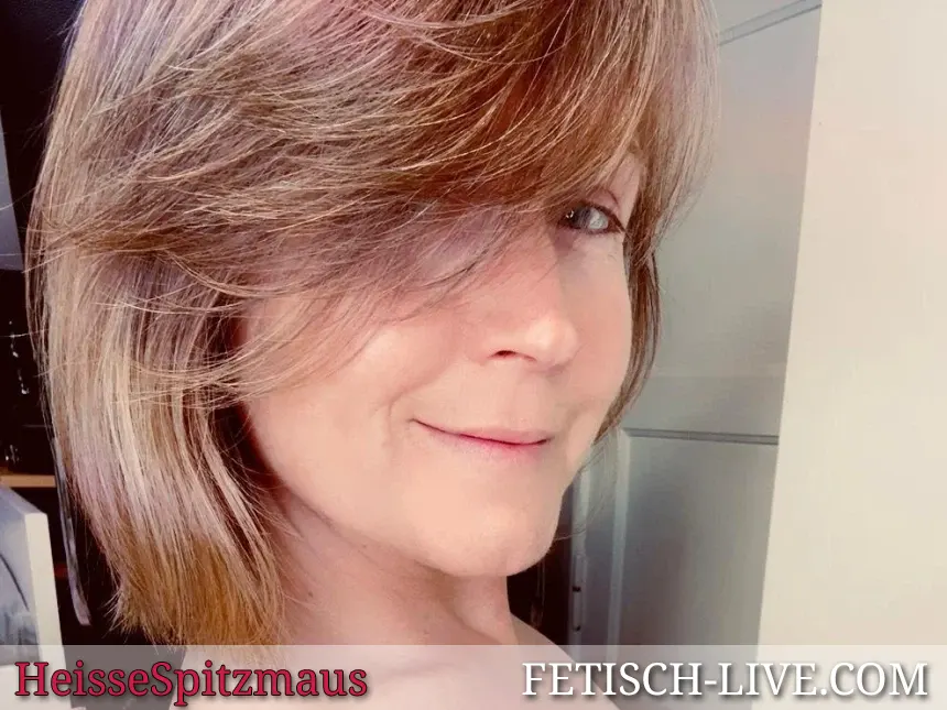 Heisse Spitzmaus in Nylon Strumpfhose