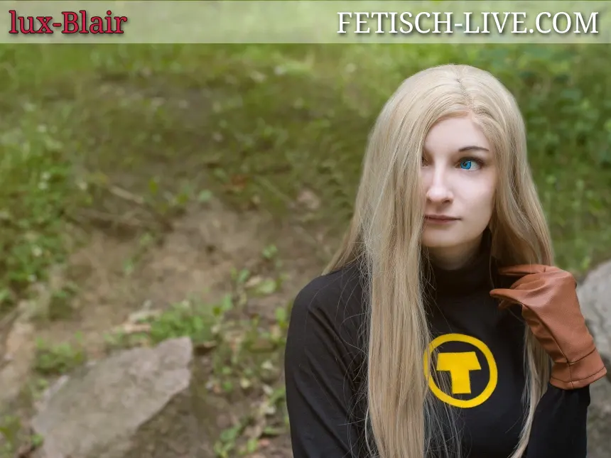 Cosplay Camgirl lux Blair kostümiert